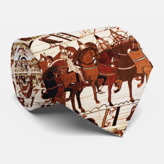 BAYEUX STEUERN NORMAN ARMY, KNIGHTS HORSEBACK KRAWATTE (Gerollt)