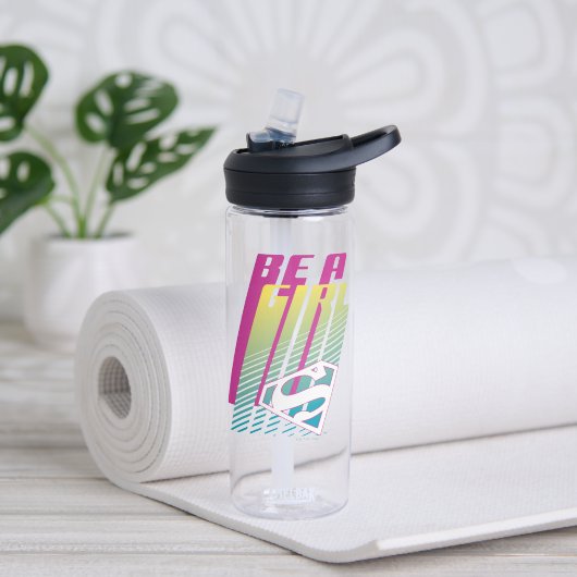 "Be a Girl" Supergirl Graphic Trinkflasche (Yoga)