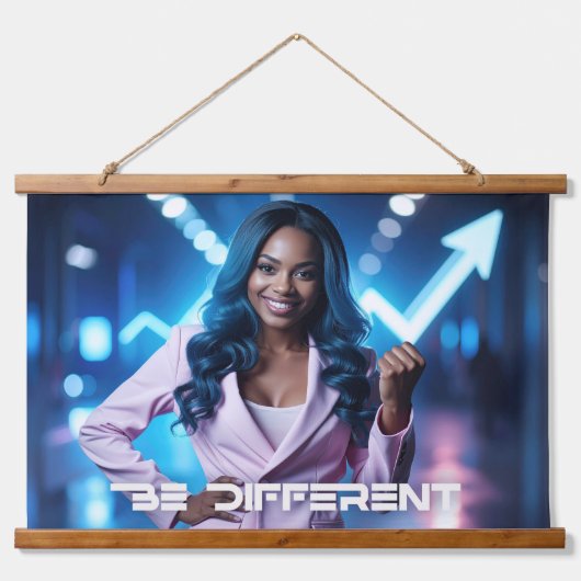 BE DIFFERENT WANDTEPPICH MIT HOLZRAHMEN (Vorne)