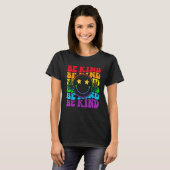 Be Kind LGBT Pride Month Gay Right Funny Smile Hap T-Shirt (Vorne ganz)