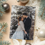 "Be Merry" Elegantes Typografie-Foto Folien Feiertagskarte<br><div class="desc">Personalisieren Sie diese wunderschönen und modernen Weihnachts- oder Winterurlaubskarten mit Ihren Fotos und Ihrer persönlichen Botschaft.</div>