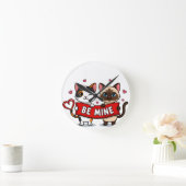 BE MINE Valentine's Cats | Cute Kittens with Love Runde Wanduhr (Zuhause)
