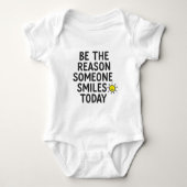 Be the Reason Someone Smiles Positive Message Baby Strampler (Vorderseite)