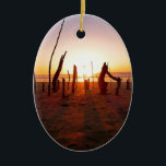 Beach Art Keramikornament<br><div class="desc">Fotografie an der Oregon Küste der Driftwood-Schöpfung meiner Familie gegen den Sonnenuntergang aufgenommen.</div>