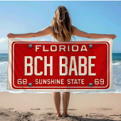 Beach Babe 1969 | Red Retro Florida License Plate Strandtuch