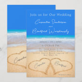 Beach Blue 2 Herz in der Sandhochzeit Einladung (Vorne/Hinten)