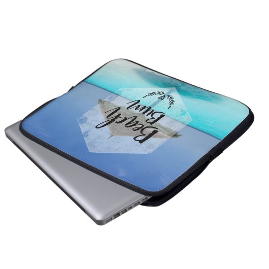 Beach Bum Typografie - Regenschirm am Tropical Bea Laptopschutzhülle (Vorne Knopf)