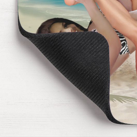 BEACH BUNNY'S TICKLE WRESTLING MOUSEPAD (Ecke)