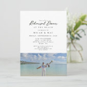 Beach Couple Foto Einfaches Probe Einladung (Stehend Vorderseite)