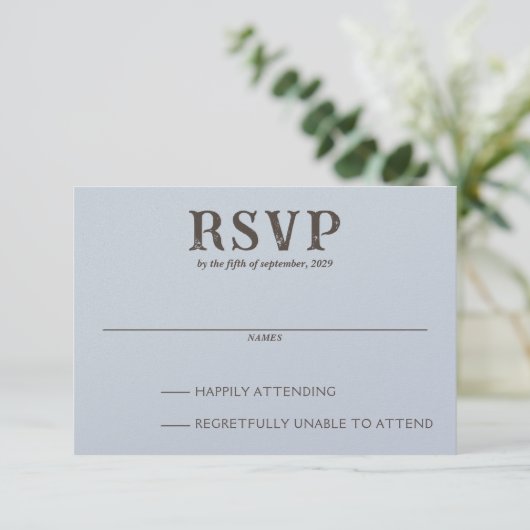 Beach Couple RSVP Karte (Stehend Vorderseite)