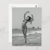 Beach Dancer B&W Foto Postkarte (Vorne/Hinten)