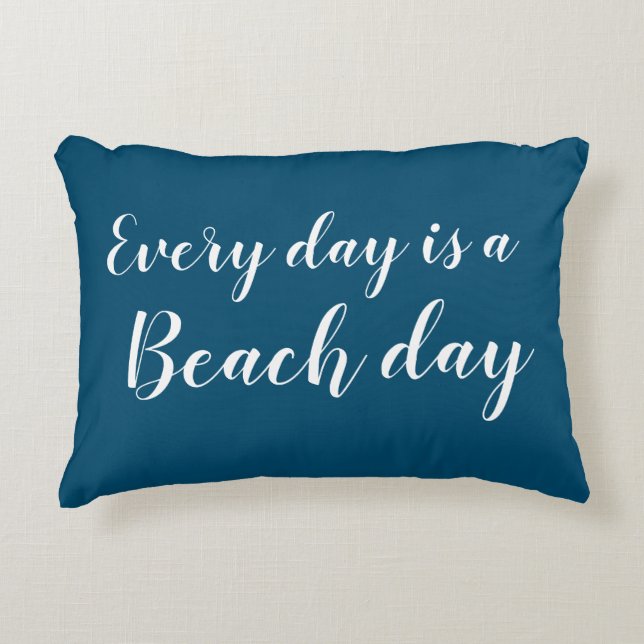Beach Day Navy Script Beach Accent Pillow Dekokissen (Vorderseite)