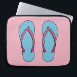 Beach Flip Flops Laptopschutzhülle<br><div class="desc">Eine Illustration eines Paares von rosa und blau flip Flops Strand. Es ist Sommerzeit! Lass uns eine Pause machen und unter der Sonne Spaß haben. Bist du nicht aufgeregt,  all deine Sachen für den Urlaub vorzubereiten? Vergiss nicht deine Flip Flops.</div>