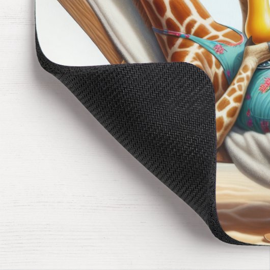 Beach Giraffe trinken einen Cocktail Mousepad (Ecke)