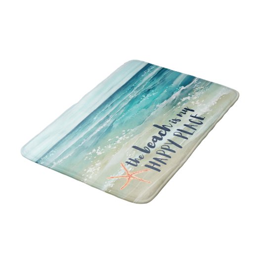 Beach Happy Place Wasserfarbe Waves Küste Badematte (Schrägansicht)