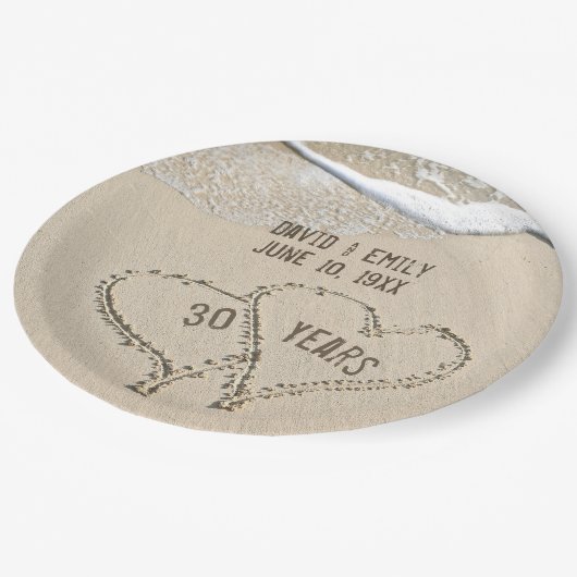 Beach Hearts Paper Plate zum 30. Jubiläum Pappteller (Schrägansicht)