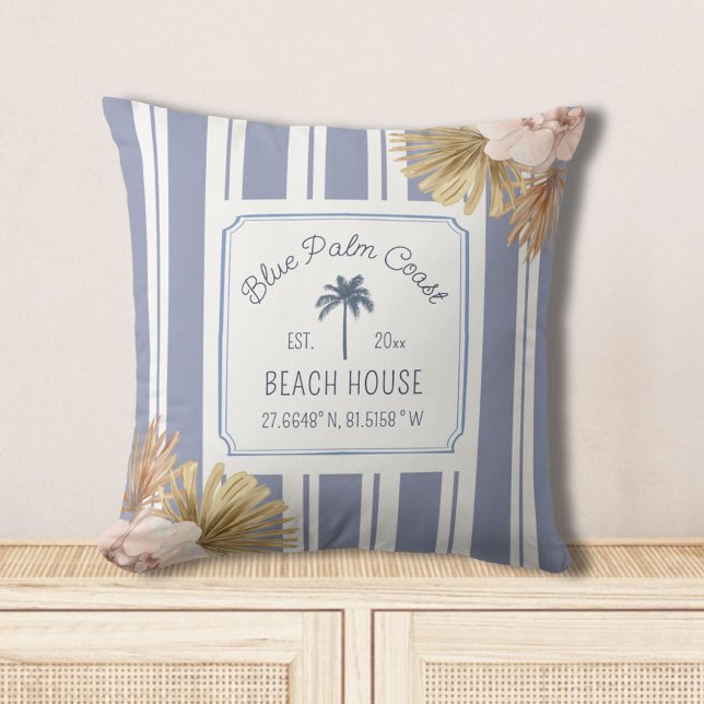Beach House Blue Stripes Coastal Boho Bauernhof Kissen (In situ)