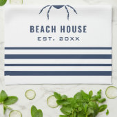 Beach House Familienname Crab Navy Blau und Weiß Geschirrtuch (Gefaltet)