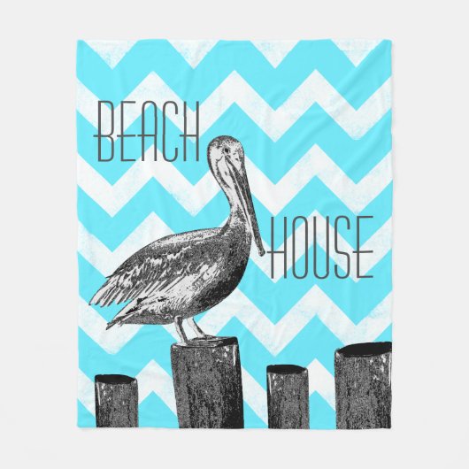 Beach House Pelican und Chevrons Fleecedecke (Vorderseite)