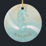 Beach House Seepferd Aqua Blue ID623 Keramik Ornament<br><div class="desc">Dieses Keramik-Ornament-Design in den sanften Farben Meer und Sand ermöglicht es Ihnen, einfach Ihren eigenen Namen und Text mit der bereitgestellten Vorlage hinzuzufügen. Das einfache Seepferd-Bild auf einem bedrückten, wasserfarbenen Hintergrund wird durch einen Wellenakzent in Aqua und Weiß hervorgehoben. Durchsuchen Sie ID623, um zu sehen, wie die Elemente am Meer...</div>