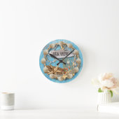 Beach Hut/Beach House Clock, Sea View Runde Wanduhr (Zuhause)