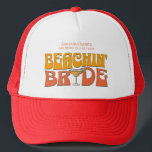 Beach Junggeselinnen-Abschied Groovy Beachin Babes Truckerkappe<br><div class="desc">Lassen Sie sich mit diesem atemberaubenden Junggeselinnen-Abschied personalisierte Produkte in Ihrem Junggeselinnen-Abschied verwöhnen. Ob Sie einen Badeurlaub, einen Mädchenurlaub oder einen Junggeselinnen-Abschied der besten Freunde feiern, diese maßgeschneiderte Strandartikel sind die perfekte Ergänzung zu Ihrem unvergesslichen Aufenthalt. Fügen Sie Ihrem Junggeselinnen-Abschied-Souvenir eine persönliche Touch mit benutzerdefinierten Textoptionen hinzu. Stellen Sie sich...</div>