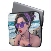 Beach Lady in Shades, Bikini und Bandana Laptopschutzhülle (Vorderseite Links)