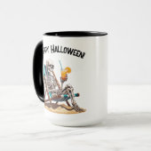 Beach Lounges Skeleton Halloween Tasse (Vorderseite Links)