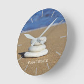 Beach Ocean Aqua Sand Sea View Kieselstein individ Runde Wanduhr (Winkel)