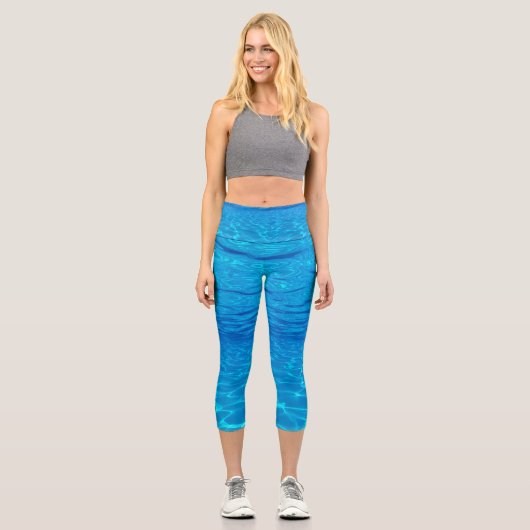 Beach Party Blues Sonne Meerwasserpool Pop Farbe Capri Leggings (Vorderseite)