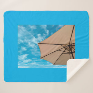 Beach Party Blues Sonne Ozean Schirm Pop Farbe Sherpadecke