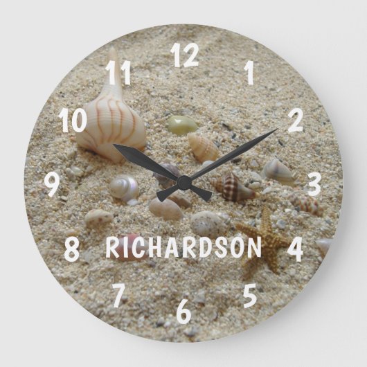 Beach Sand and Seashells Personalized Große Wanduhr (Vorderseite)