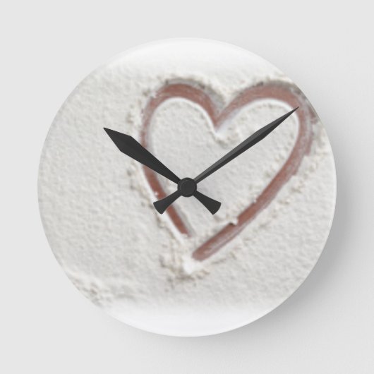 Beach Sand Heart Valentine Runde Wanduhr (Vorderseite)