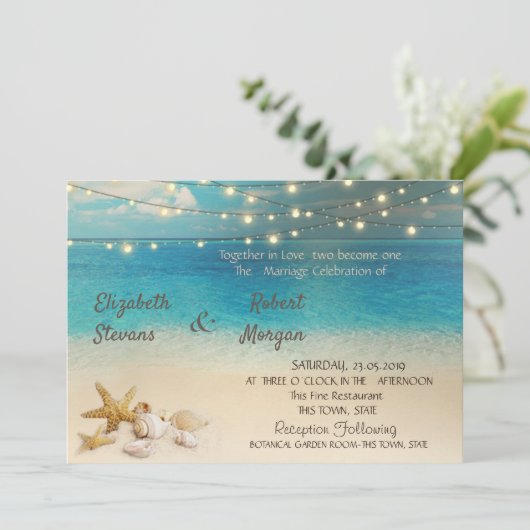 Beach Seashells Lights Hochzeitseinladung Einladung (Stehend Vorderseite)