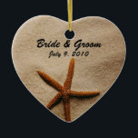 Beach Serenity Keepake Hochzeitsfeier Keramikornament<br><div class="desc">Sandstrand und ein Hochzeitszauber des Meeres. Fügen Sie Ihr Foto hinzu.</div>