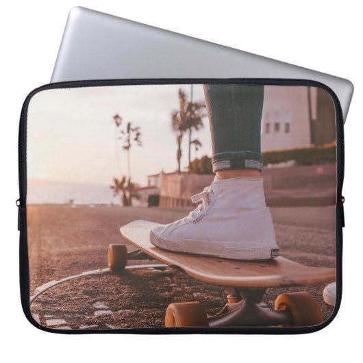 Beach Skaten Laptopschutzhülle (Vorderseite)