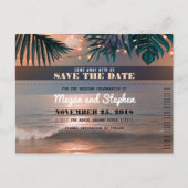Beach Sunset String Lights Palms Save the Date Ankündigungspostkarte (Vorderseite)