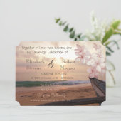 Beach Sunset Wedding Plumeria Einladung (Stehend Vorderseite)