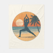 Beach Sunset Yoga Silhouette | Cream Coastal Life Fleecedecke (Vorderseite)