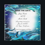 Beach Theme Dolphin Wedding Save the Date Magnet<br><div class="desc">Diese schöne Rettung des Datums Magneten ist eine stilvolle,  lang anhaltende Art,  Ihren großen Tag zu verkünden. Personalisieren Sie den Magneten,  indem Sie den Text in den angegebenen Feldern ändern. Sie können den Stil,  die Größe und die Farbe des Schriftartes ändern.</div>