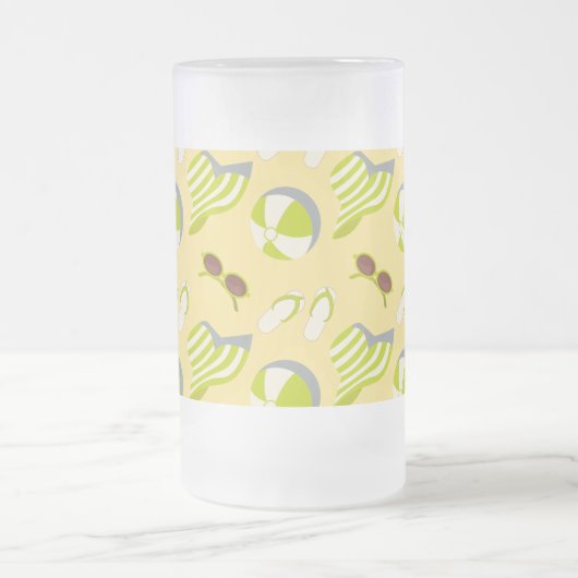 Beach vacay pattern with sunglasses and sun hat  mattglas bierglas (Mittel)