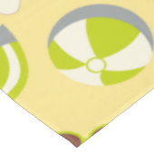 Beach vacay pattern with sunglasses and sun hat  tischdecke (Schrägansicht)