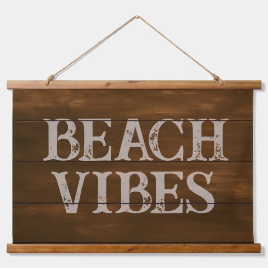 Beach Vibes Wording auf dunklen Holzkarten Wandteppich Mit Holzrahmen (Vorne)