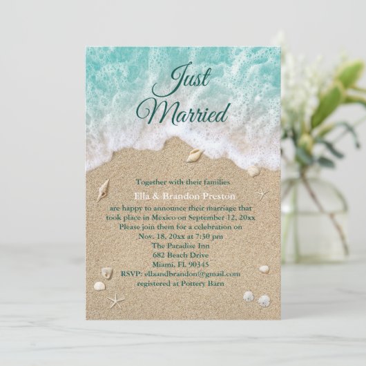 Beach Waves Just Married Post Wedding Einladung (Stehend Vorderseite)