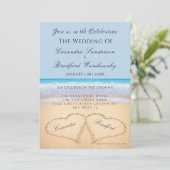 Beach Wedding 2 Herz Sand Wedding Dusty Blue Einladung (Stehend Vorderseite)