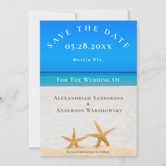 Beach Wedding 2 Starfish in Sand Save the Date Einladung (Vorderseite)