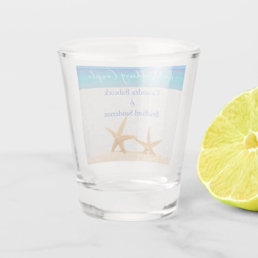 Beach Wedding 2 Starfish in Sand Wedding Schnapsglas (Rückseite)