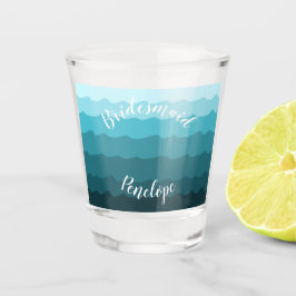 Beach Wedding Blue Waves Bridesmaid mit Namen Schnapsglas