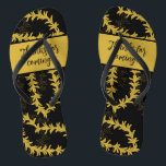 Beach Wedding Guest Danke Badesandalen<br><div class="desc">Hochzeit in schwarz und goldfarben Blume lei gemusterte Flipflops. Der Text auf jedem lautet "Danke für das Kommen!",  aber Sie können jeden Flipflop-Text individuell ändern,  um Ihre eigene Nachricht hinzuzufügen,  falls gewünscht. Sie sind ein lustiges Gästeschenk für Hochzeiten und Party auf der Insel Hawaii</div>