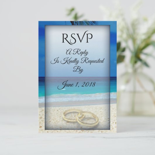 Beach Wedding mit Rings RSVP Card (Stehend Vorderseite)